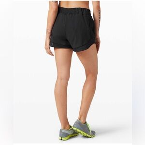 Lululemon Hotty Hot Short 4" *Mesh
Black